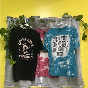 Lot of 3 Gildan Tee’s size Large New